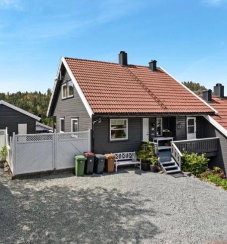 Sjarmerende Familievennlig Hus Med 2 Soverom Kristiansand Ngoại thất bức ảnh